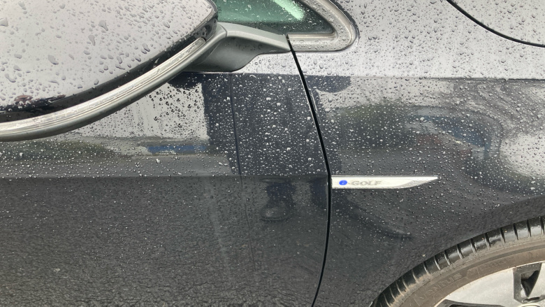 Volkswagen Golf 99kW e-Golf 35kWh 5dr Auto Electric Hatchback